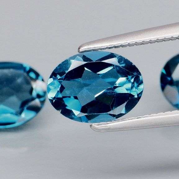 Incredible matched set 3.92ct London Blue Topaz