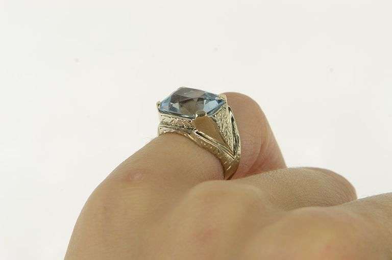 14K White Gold Art Deco Blue Topaz Engraved Floral Statement Ring