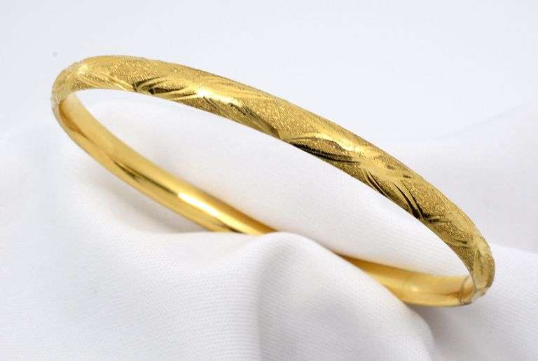 Popular 14k Textured Bangle Bracelet