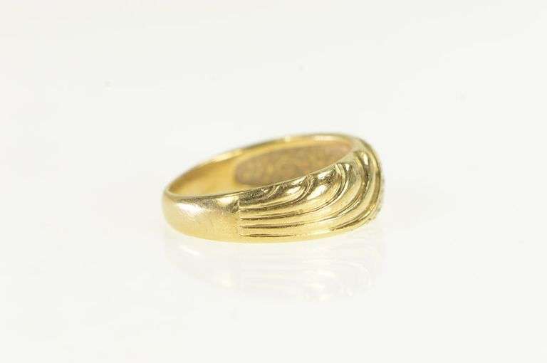 14K Yellow Gold Diamond Curvy Design Vintage Wedding Band Ring