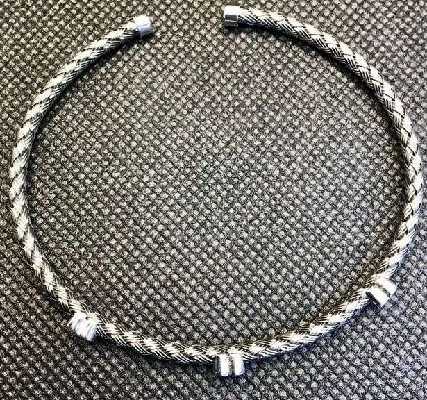 GORGEOUS AND STYLISH 14K TWO TONE GOLD INTERTWINED ROPE DIAMOND HEART BANGLE