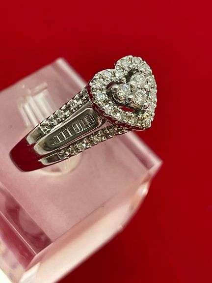 LADIES 14K WHITE GOLD AND DIAMOND RING