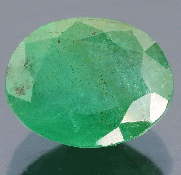 Fantastic color! 3.92ct rich green Colombian Emerald
