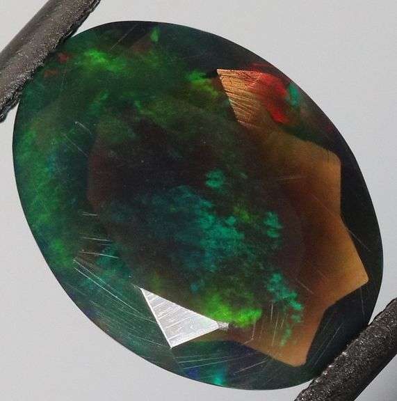 Full Body Flashing 1.64ct Welo Black Opal