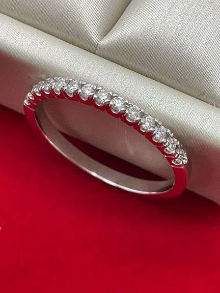 BRAND NEW LADIES 14K WHITE GOLD AND DIAMOND BAND