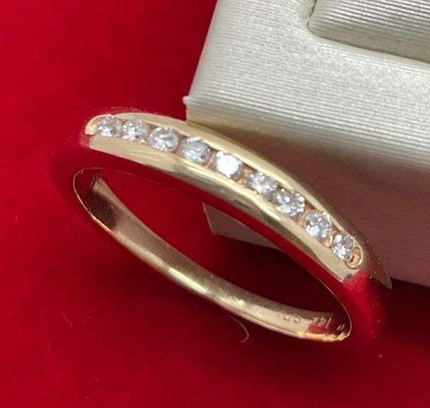 14K YELLOW GOLD AND DIAMOND BAND