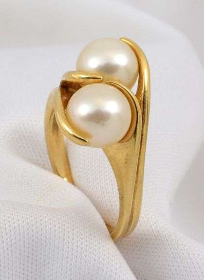 Classic Lustrous Double Pearl Ring