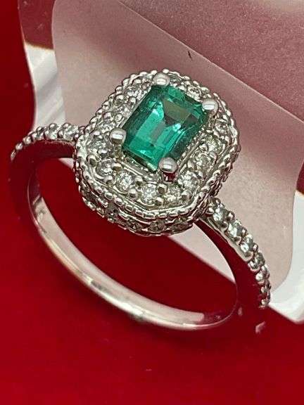 CERTIFIED BRAND NEW 14K WHITE GOLD DIAMOND AND EMERALD RING