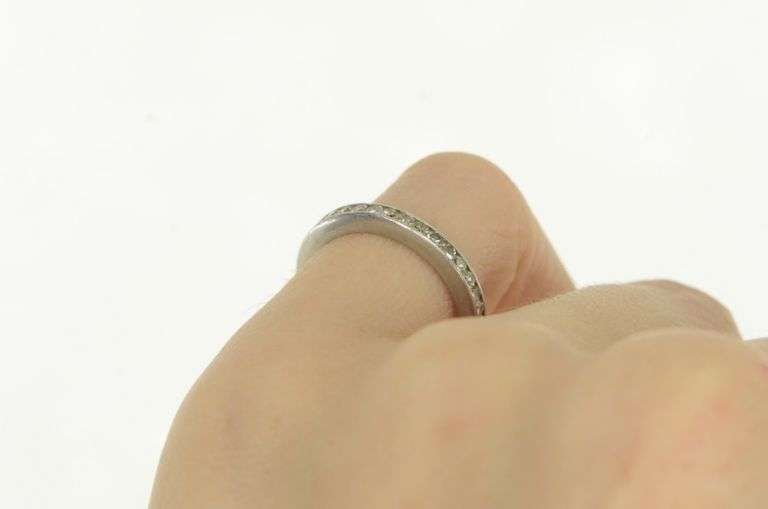 Platinum 0.75 Ctw Diamond Eternity Wedding Band Ring