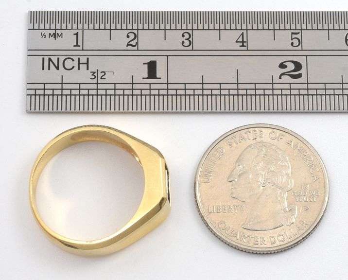 Attractive 14K Man's Diamond Ring