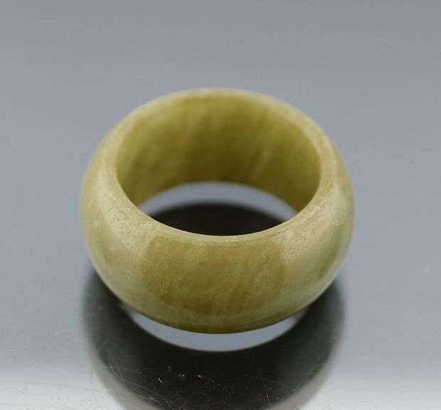 Stunning all natural 36.76ct Jadite Jade ring