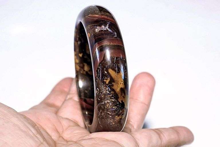 Simply stunning 276ct crystal core Boulder Opal bangle