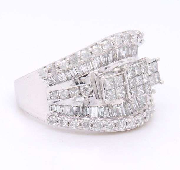 Dazzling White Gold Baguette and Invisible Set Diamond Band