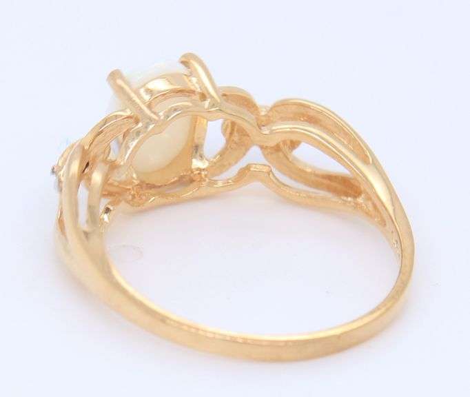 10KT Yellow Gold White Opal Color Ring