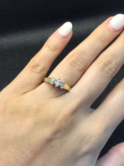 GORGEOUS AND STYLISH 14K YELLOW GOLD MARQUISE CUT DIAMOND WOMEN’S RING