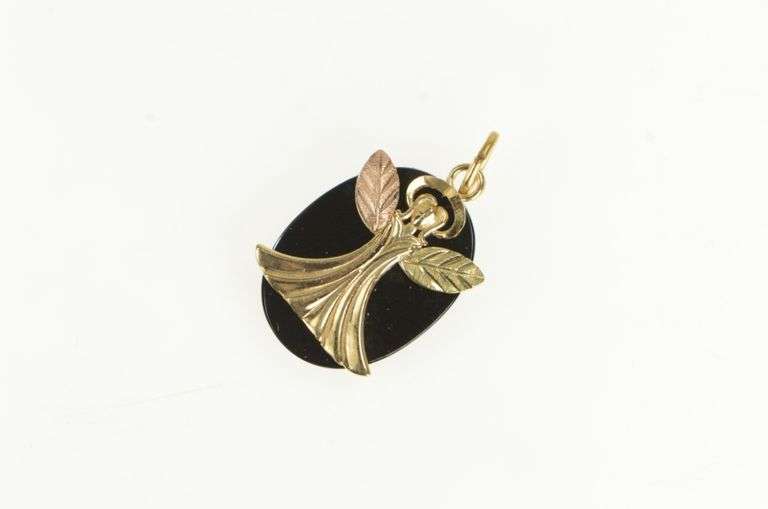 10K Yellow Gold Oval Black Hills Leaf Angel Onyx Statement Pendant