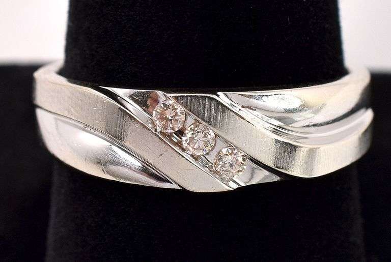 Sophisticated White Gold Men's Diamond Band Ring