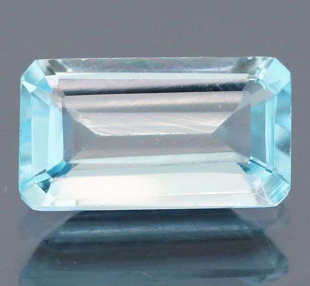 Amazing 3.21ct emerald cut sky blue Topaz