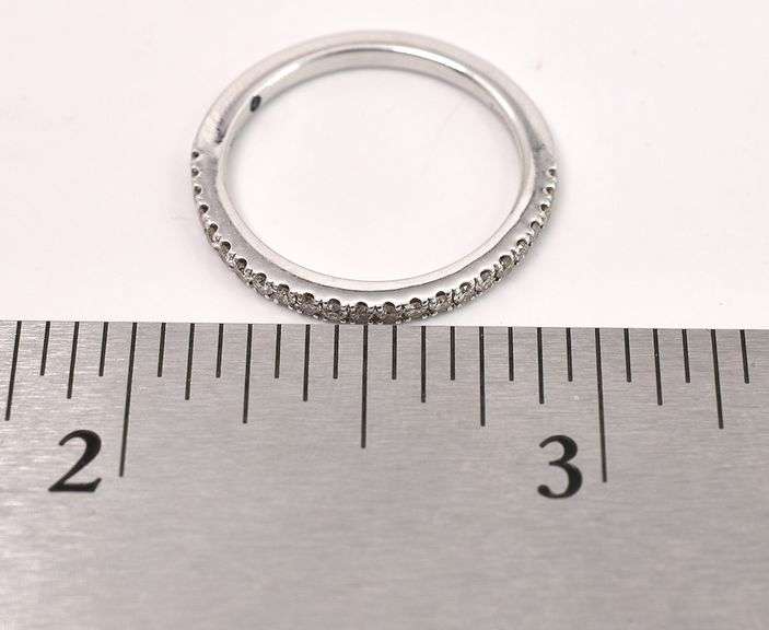 Splendid 14K White Gold Diamond Band Ring
