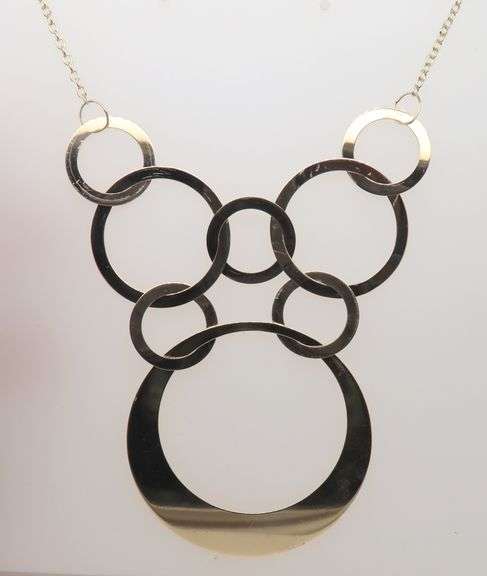 Elegant Yellow Gold Circle Necklace
