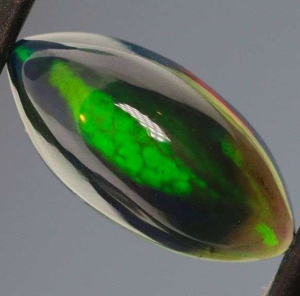 Honeycomb patterned 2.34ct Welo Black Opal