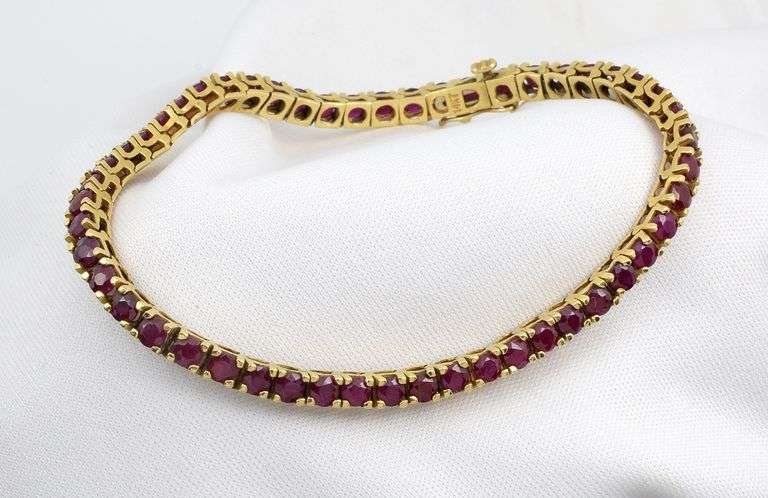 Classic 14K YG Ruby Straight Line Bracelet