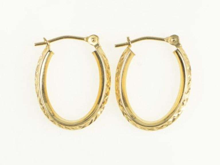 14K Yellow Gold 17.9mm Oval Textured Hollow Hoop Earrings