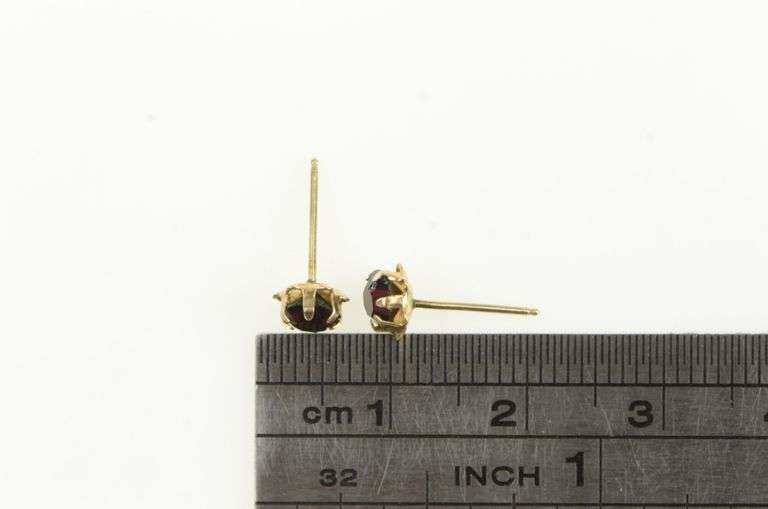 14K Yellow Gold Vintage Sim. Garnet Buttercup Stud Earrings