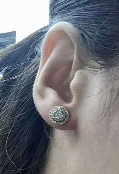 GORGEOUS 18K YELLOW GOLD DOUBLE HALO DIAMOND STUD EARRINGS