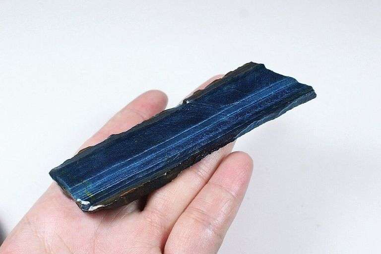 Mezmerizing 181ct uncut BLUE TIGERS EYE!!