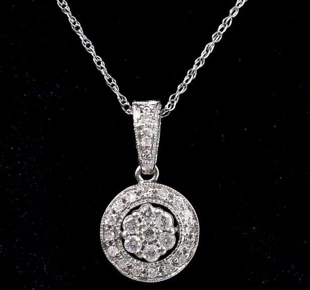 Amazing White Gold Diamond Pendant Necklace