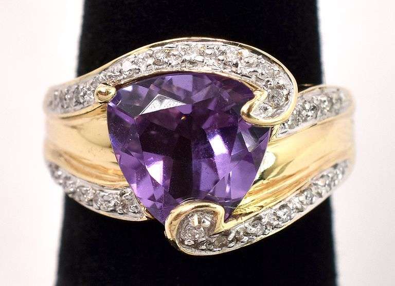Fabulous 14K Yellow Gold Amethyst and Diamond Ring
