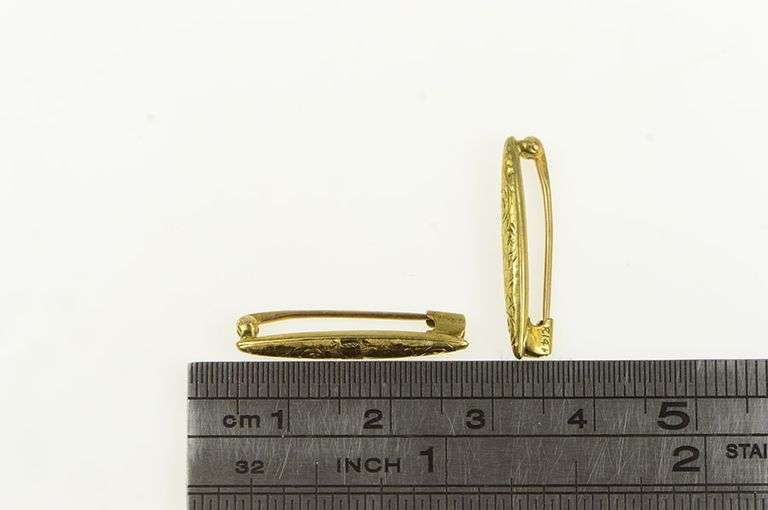 14K Yellow Gold Victorian Engraved Swirl Scroll Dress Pin Set Brooch