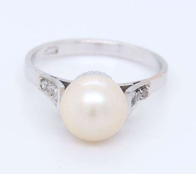 Vintage White Gold 8.5mm Pearl and Diamond Ring