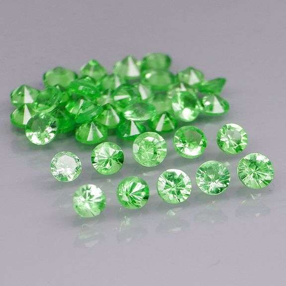 Very rare 2.63ct untreated apple green Tsavorite set