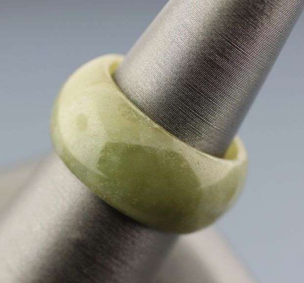 Stunning all natural 36.76ct Jadite Jade ring