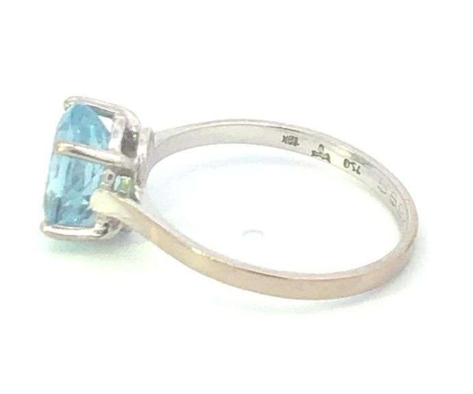 18K White Gold Vintage Oval Blue Topaz Solitaire Statement Ring