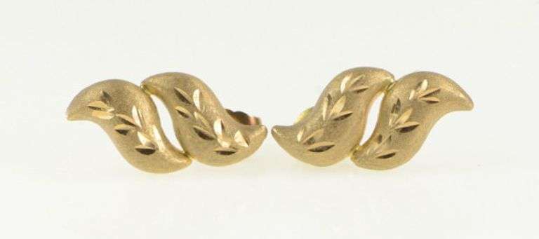 14K Yellow Gold Diamond Cut Leaf Pattern Wavy Stud Earrings