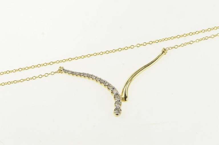 14K Yellow Gold 0.25 Ctw Diamond Graduated Wave Chevron Necklace