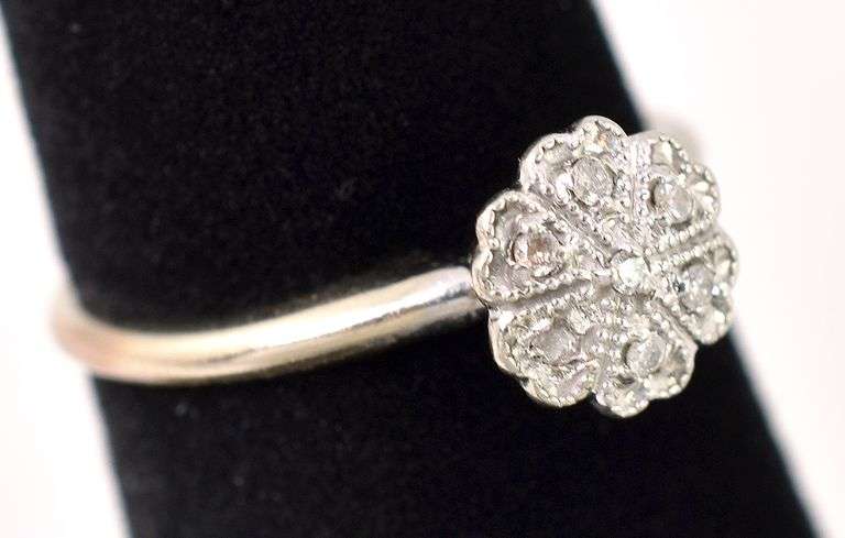 Fantastic 14K white Gold Diamond Ring