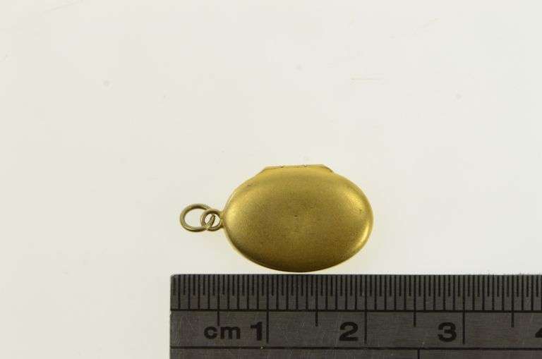 14K Yellow Gold Oval Engraved Pattern Photo Picture Locket Pendant