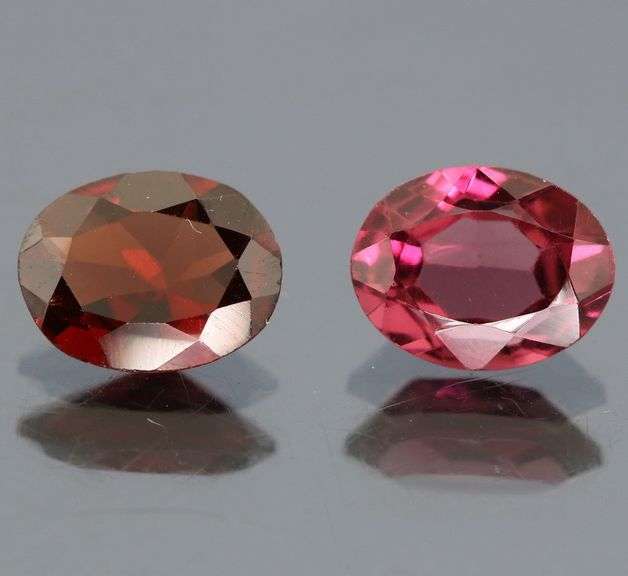 Delightful 3.84ct mixed Garnet pair