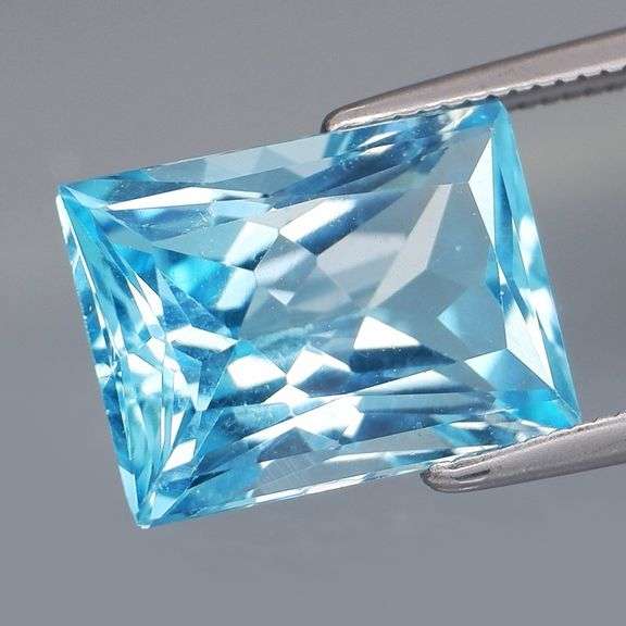 Bright! 5.71ct radiant princess cut sky blue Topaz