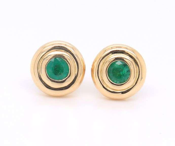 Charming 18kt Bezel Set Emerald Stud Earrings