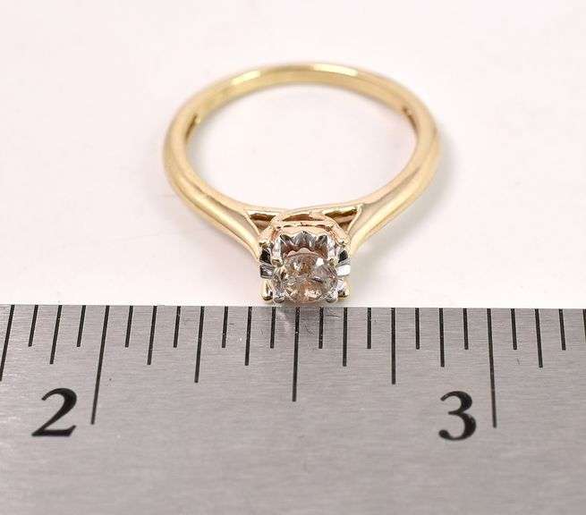 Gorgeous Diamond Ring in Yellow Gold
