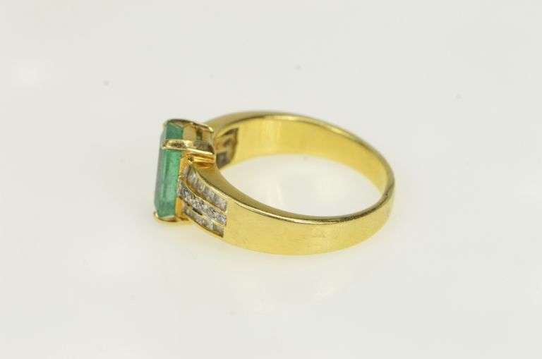 18K Yellow Gold 2.76 Ctw Natural Emerald Diamond Statement Ring