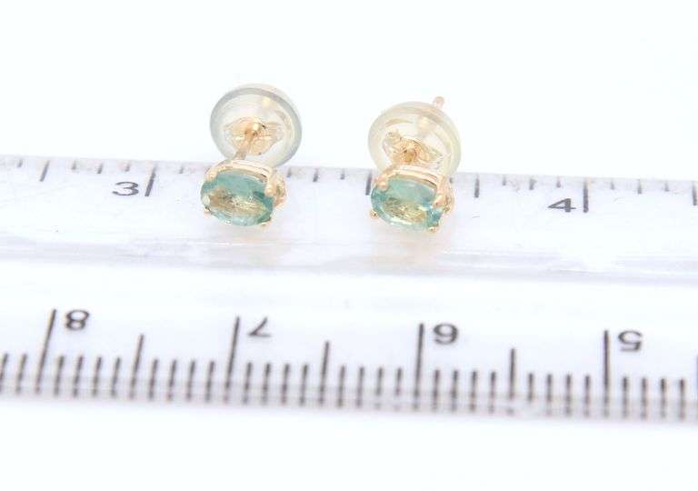 Elegant Yellow Gold oval Emerald Stud Earrings