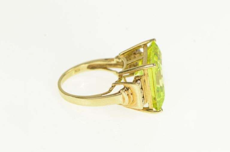 10K Yellow Gold Simulated Peridot CZ Fashion Statement Ring
