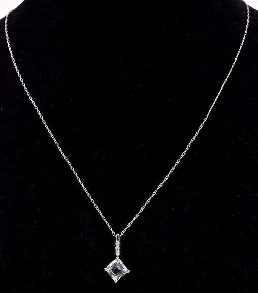 Excellent 14K White Gold Aquamarine and Diamond Pendant Necklace