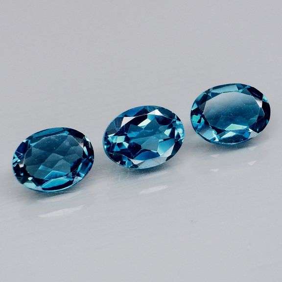 Incredible matched set 3.92ct London Blue Topaz